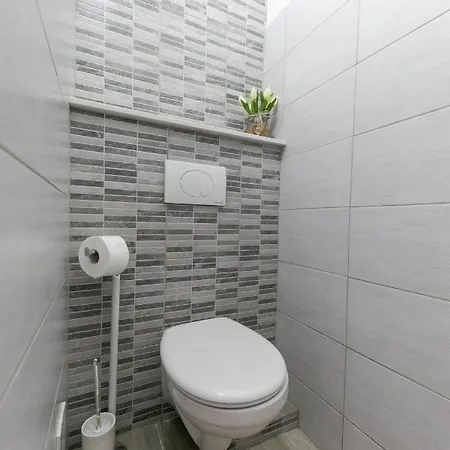 For 2, Wi-fi, Kitchenette, Public Parking, Private Entrance Apartament