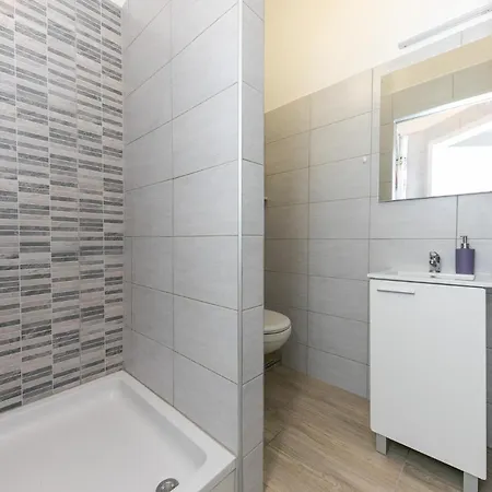 For 2, Wi-fi, Kitchenette, Public Parking, Private Entrance Apartment